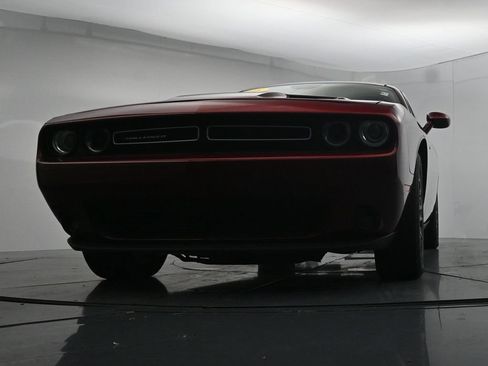 Used 2018 Dodge Challenger GT AWD/4WD image 28