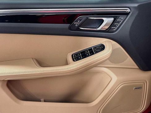 New 2026 Porsche Macan AWD/4WD image 11