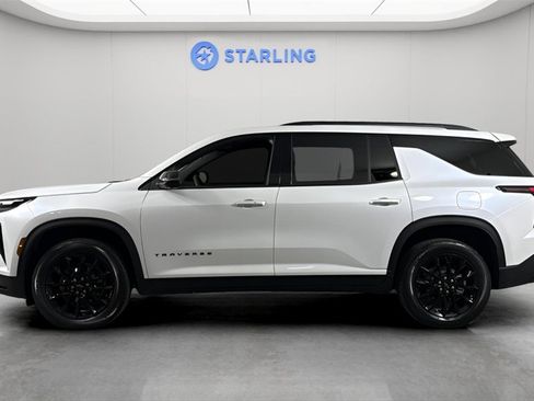 Used 2024 Chevrolet Traverse LT w/ Midnight/Sport Edition image 3