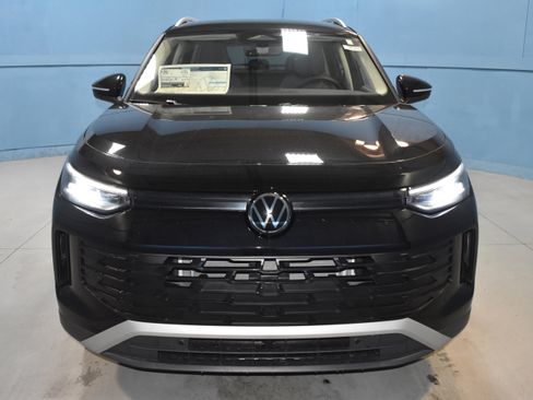New 2026 Volkswagen Tiguan SE image 19