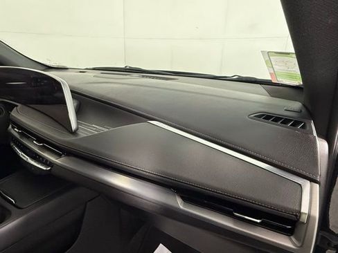 Certified 2025 Cadillac XT4 Premium Luxury image 30