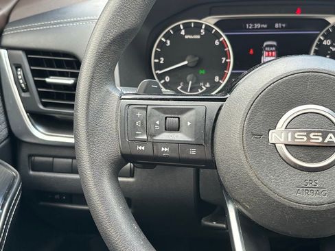 Used 2023 Nissan Rogue SV FWD image 17