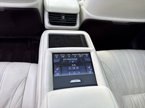 Used 2018 Lexus LS 500 AWD image 29