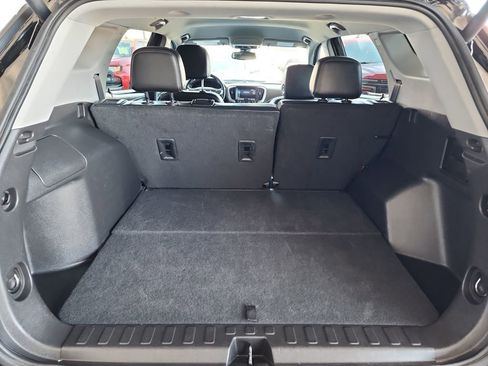 Used 2024 GMC Terrain SLT image 40