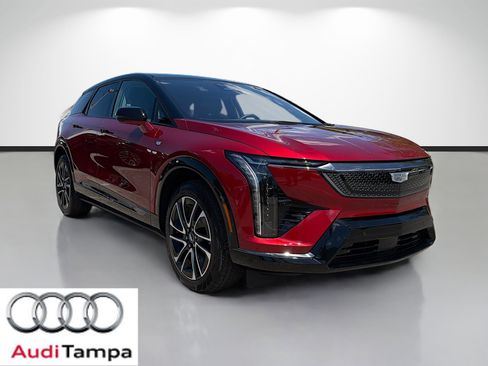 Used 2025 Cadillac Optiq Sport 1 AWD/4WD image 1