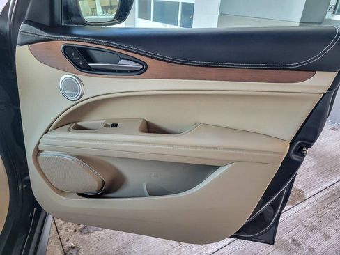 Used 2019 Alfa Romeo Stelvio Ti Lusso w/ Quick Order Package 22X Lusso image 23