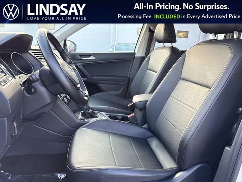 Used 2019 Volkswagen Tiguan SE w/ Panoramic Sunroof Package image 10
