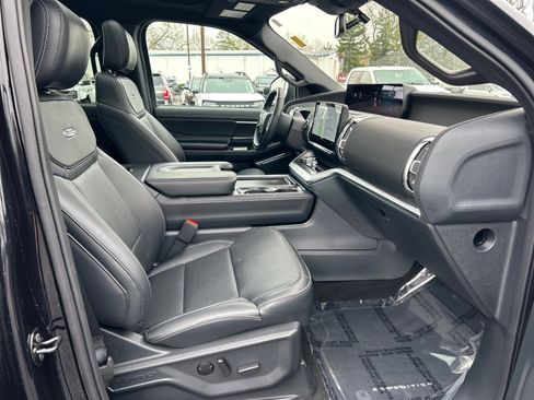 Certified 2025 Ford Expedition Max Platinum w/ Stealth Performance Package AWD/4WD image 22