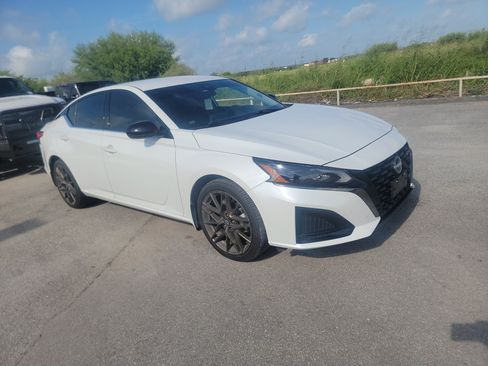 Used 2025 Nissan Altima 2.5 SR FWD image 1