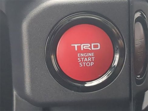 Certified 2025 Toyota 4Runner TRD Off-Road Premium image 27