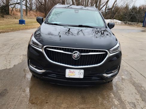 Used 2021 Buick Enclave Premium image 2