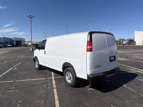 New 2026 Chevrolet Express 3500 w/ Driver Convenience Package RWD image 7