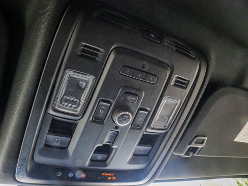 Used 2023 GMC Yukon XL Denali Ultimate image 27