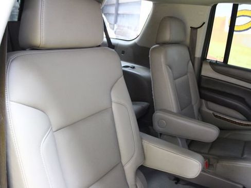 Used 2020 Chevrolet Suburban Premier AWD/4WD image 9