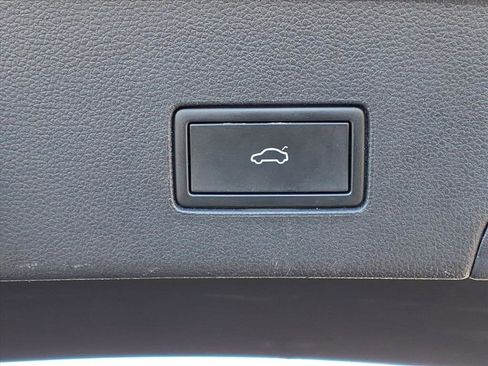 Used 2022 Volkswagen Atlas Cross Sport SEL Premium R-Line image 10