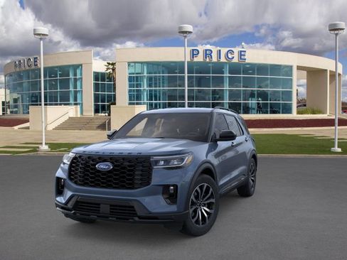Used 2025 Ford Explorer ST-Line image 2