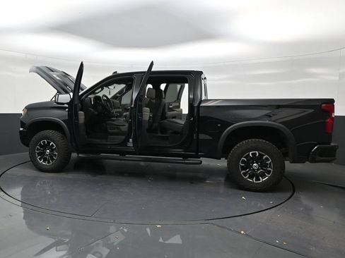 Used 2024 Chevrolet Silverado 1500 ZR2 w/ Technology Package AWD/4WD image 30