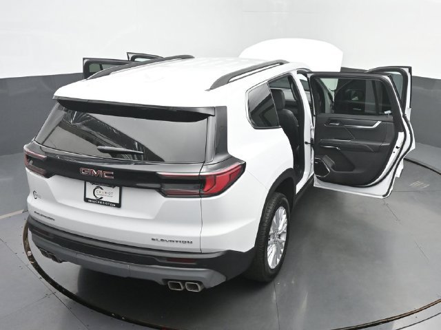 Used 2026 GMC Acadia Elevation w/ Elevation Premium Package FWD image 63