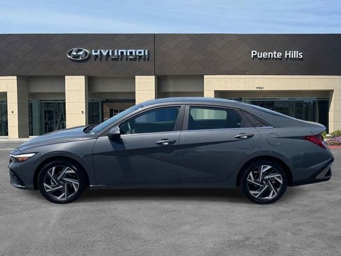 Used 2024 Hyundai Elantra SEL FWD image 3