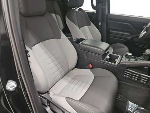 Used 2025 Toyota Tacoma TRD Sport image 35