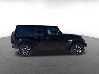 Used 2025 Jeep Wrangler Unlimited Sahara AWD/4WD video 2