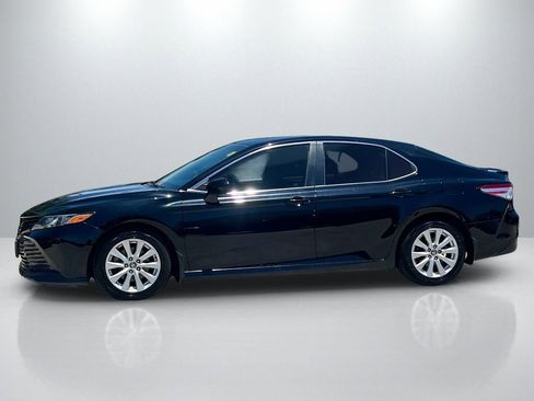 Used 2018 Toyota Camry LE FWD image 8