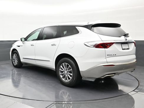 Used 2022 Buick Enclave Premium FWD image 3