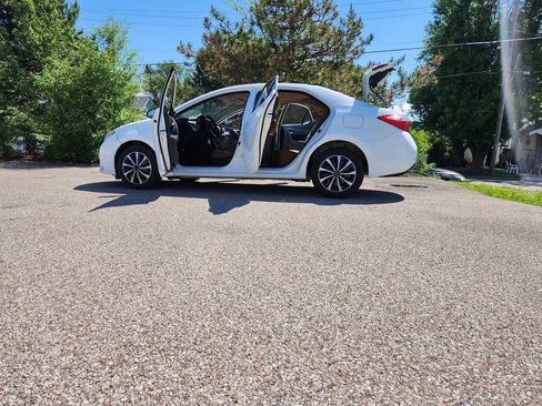 Used 2015 Toyota Corolla LE FWD image 25
