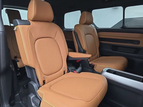 Used 2025 Volkswagen ID. Buzz Pro S Plus image 46