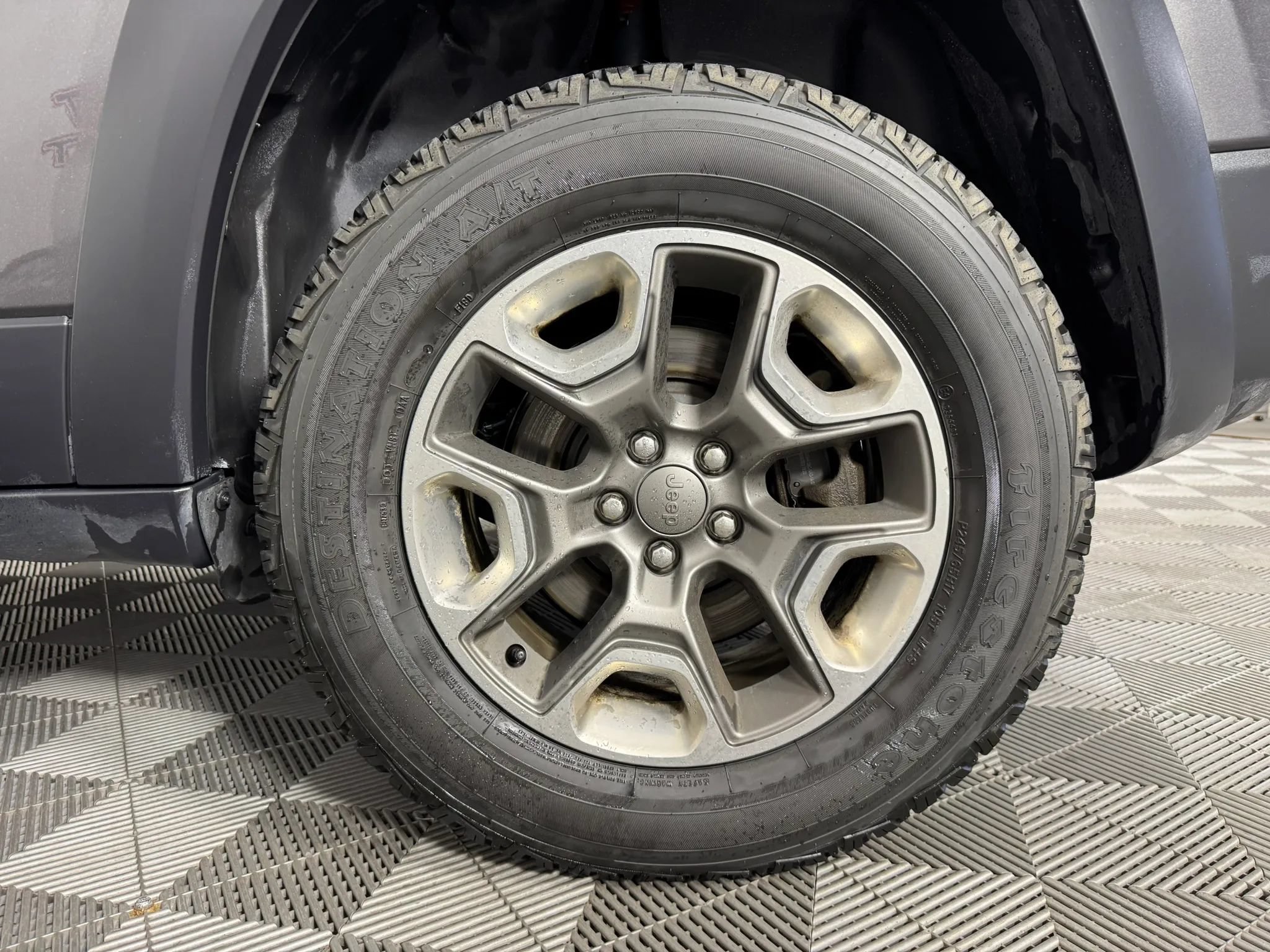 Used 2019 Jeep Cherokee Trailhawk AWD/4WD image 43