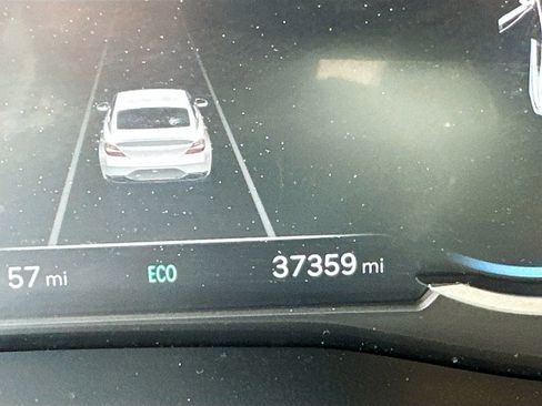 Used 2023 Genesis G70 2.0T image 12