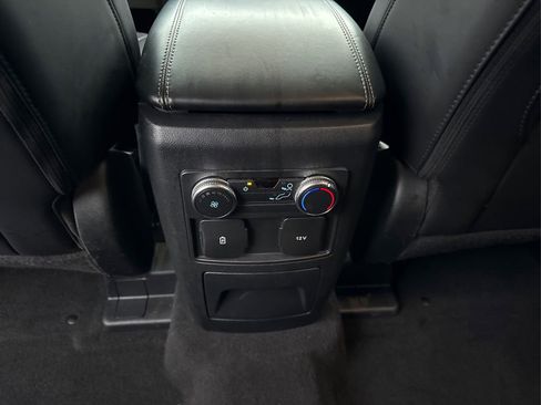 Used 2022 Ford Explorer XLT w/ Equipment Group 202A image 33