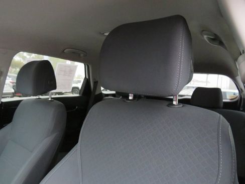 Used 2017 Kia Sorento LX w/ LX Convenience Package image 16