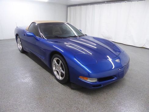 Used 2003 Chevrolet Corvette Convertible w/ Preferred Equipment Group1 RWD image 9