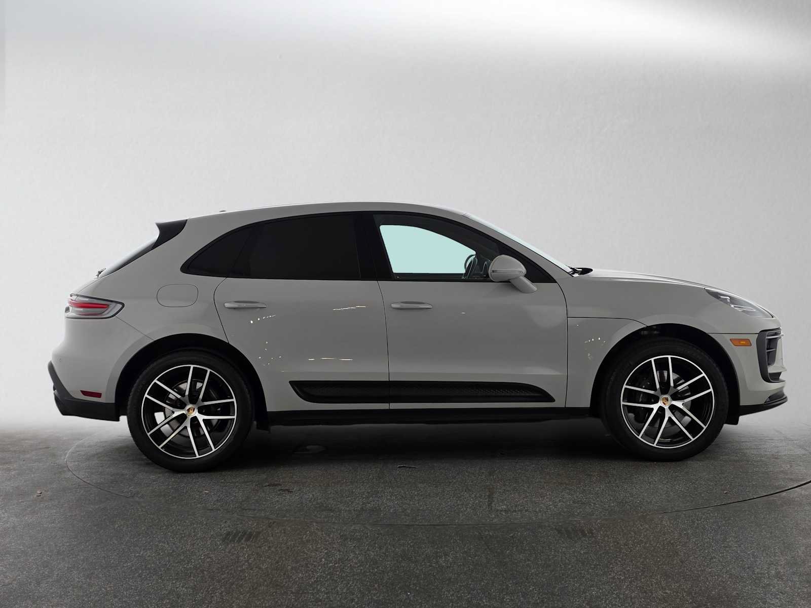 Used 2024 Porsche Macan AWD/4WD image 6