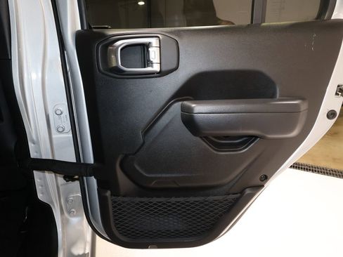 Used 2024 Jeep Wrangler Unlimited Rubicon image 19