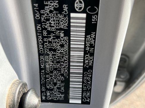 Used 2014 Toyota Prius Three FWD image 35