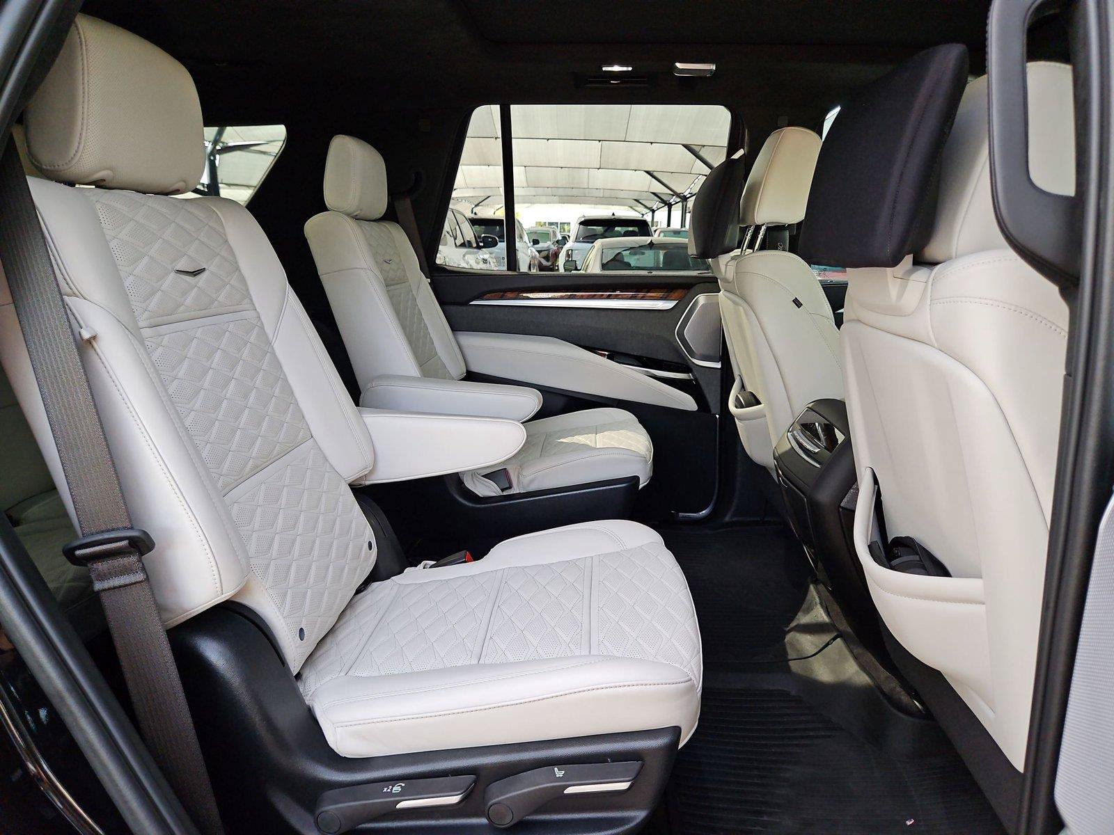 Used 2025 Cadillac Escalade Sport Platinum AWD/4WD image 30