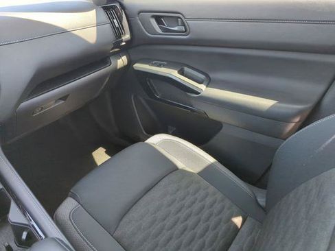 Certified 2024 Nissan Pathfinder SV w/ SV Premium Package FWD image 25