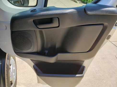 Used 2019 RAM ProMaster 2500 w/ Premium Appearance Group FWD image 17