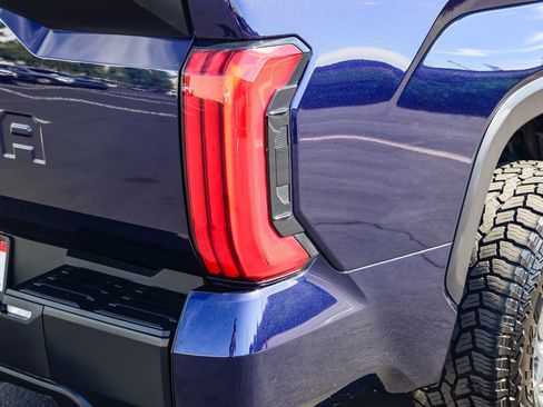 Used 2022 Toyota Tundra SR5 w/ SR5 Premium Package image 8