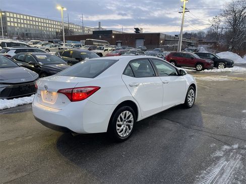Used 2019 Toyota Corolla LE image 8