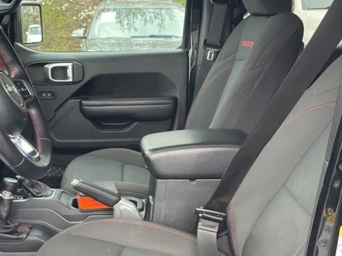 Used 2018 Jeep Wrangler Unlimited Rubicon image 13