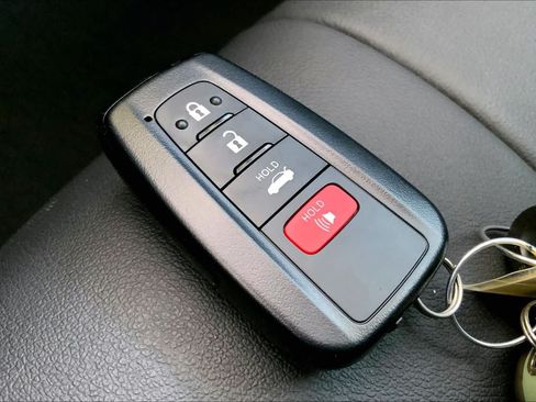 Used 2023 Toyota Camry XSE FWD image 16