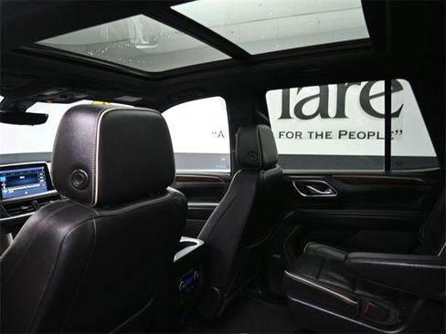 Used 2021 Chevrolet Tahoe Premier w/ Premium Package image 25