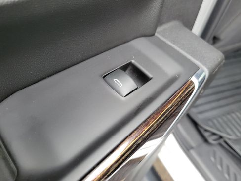 Used 2020 GMC Sierra 1500 Elevation w/ Elevation Value Package image 14