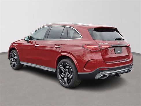 Used 2025 Mercedes-Benz GLC 300 4MATIC image 6