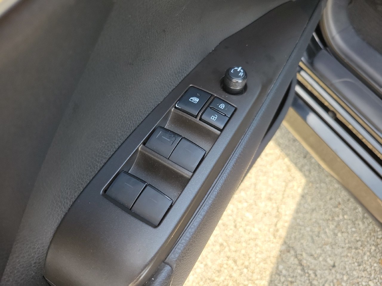Used 2022 Toyota Camry LE FWD image 14