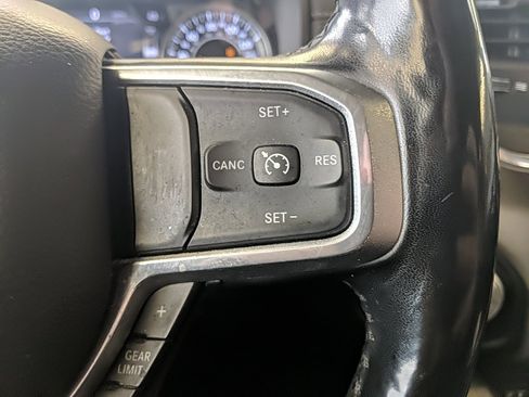 Used 2019 RAM 1500 Laramie image 17