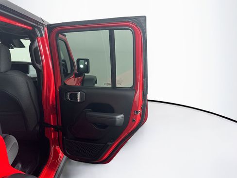 Used 2025 Jeep Wrangler Willys image 28